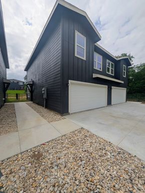 Brand New Duplex in New East Parks Community – photo 1