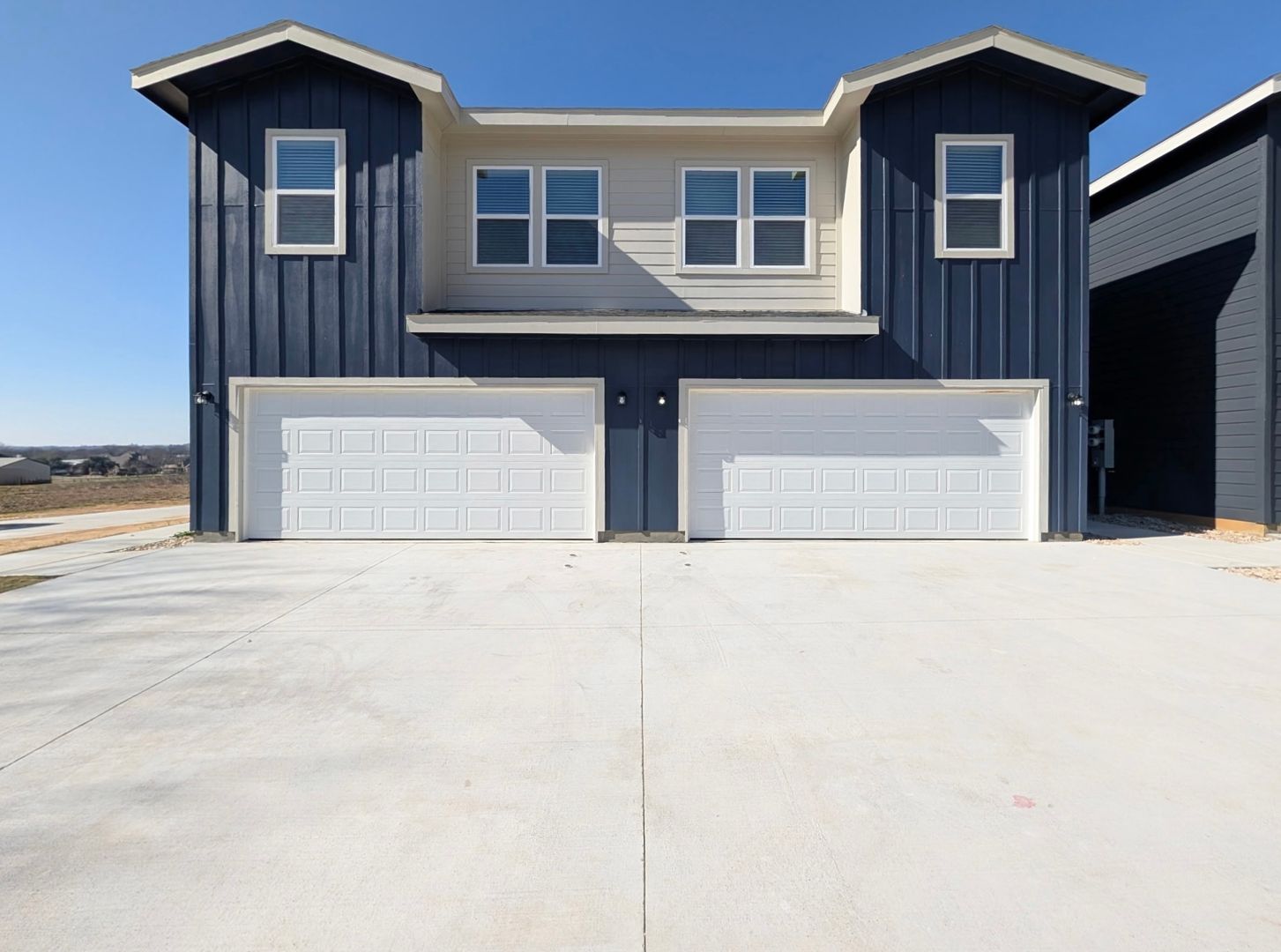 Burleson House: 3501 E Renfro #407