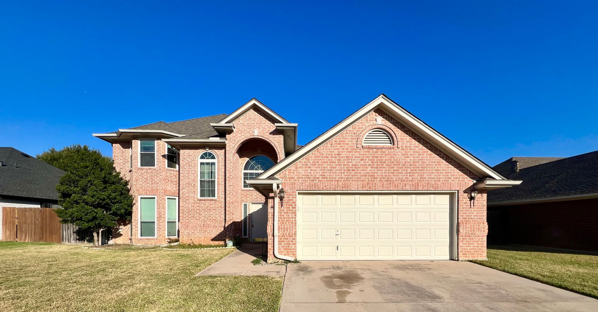 North Richland Hills House: 9113 Trail Wood Dr.