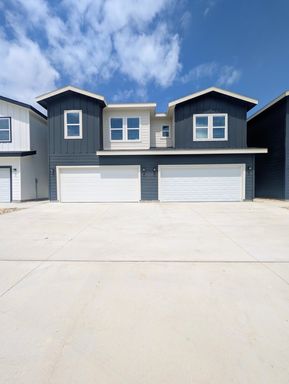 Brand New Duplex in New East Parks Community – photo 1