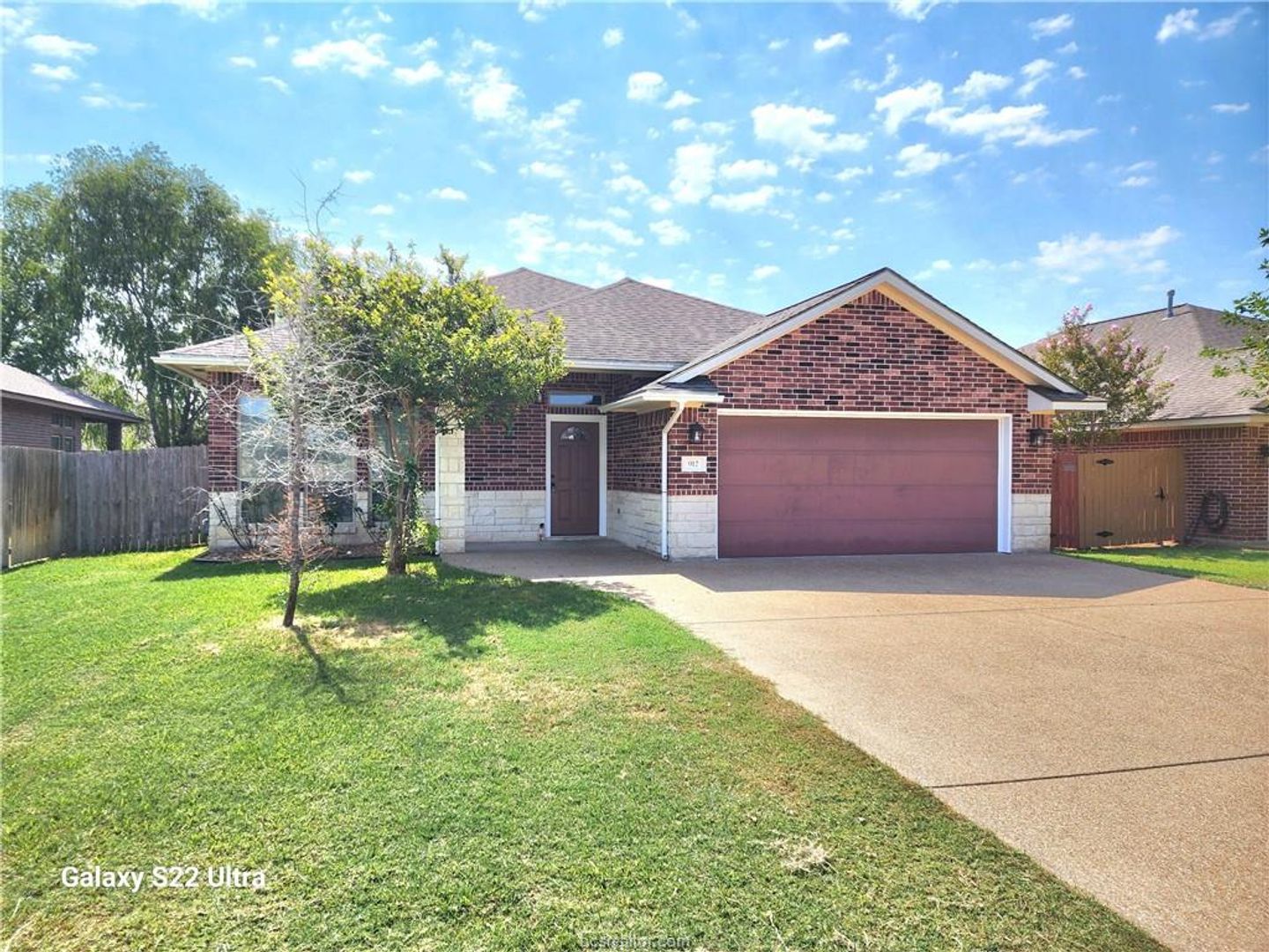 College Station House: 912 Dove Run Trail