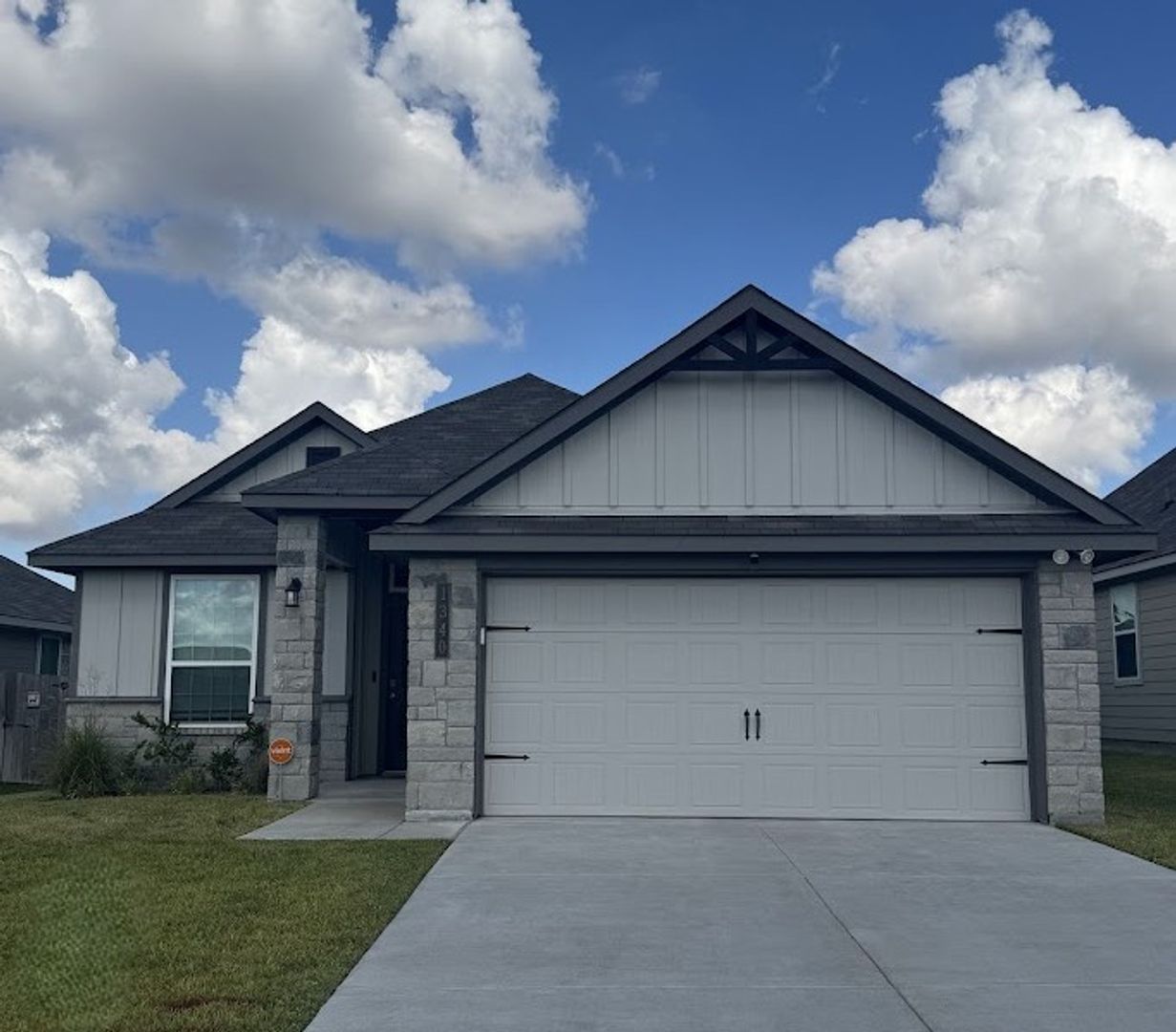 Bryan House: 1340 Kingsgate