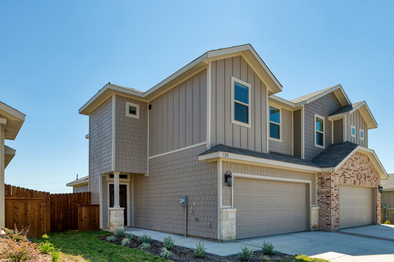 Venus Townhome: 720 Harvest Moon Dr