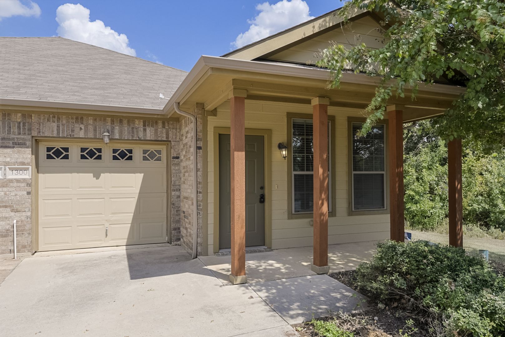 Mansfield Apartment: 1300 Piedmont Dr