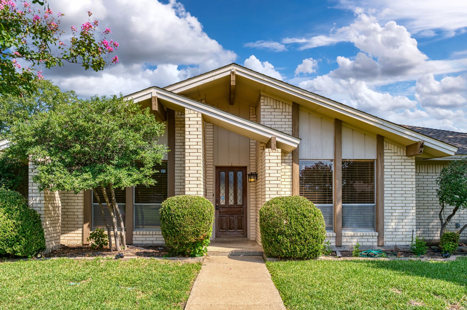 Plano House: 2121 Stone Creek Dr