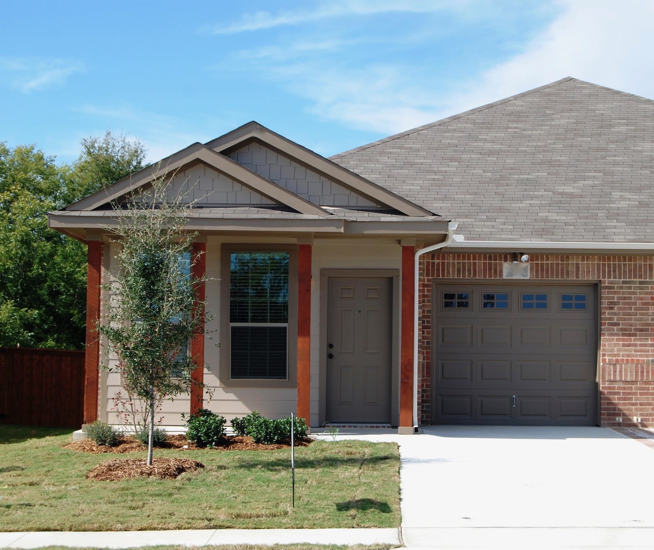 Lavon Apartment: 393 Orbit Dr