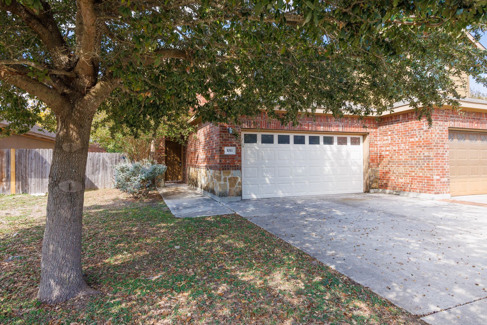 New Braunfels Townhome: 1011 Brown Rock Drive