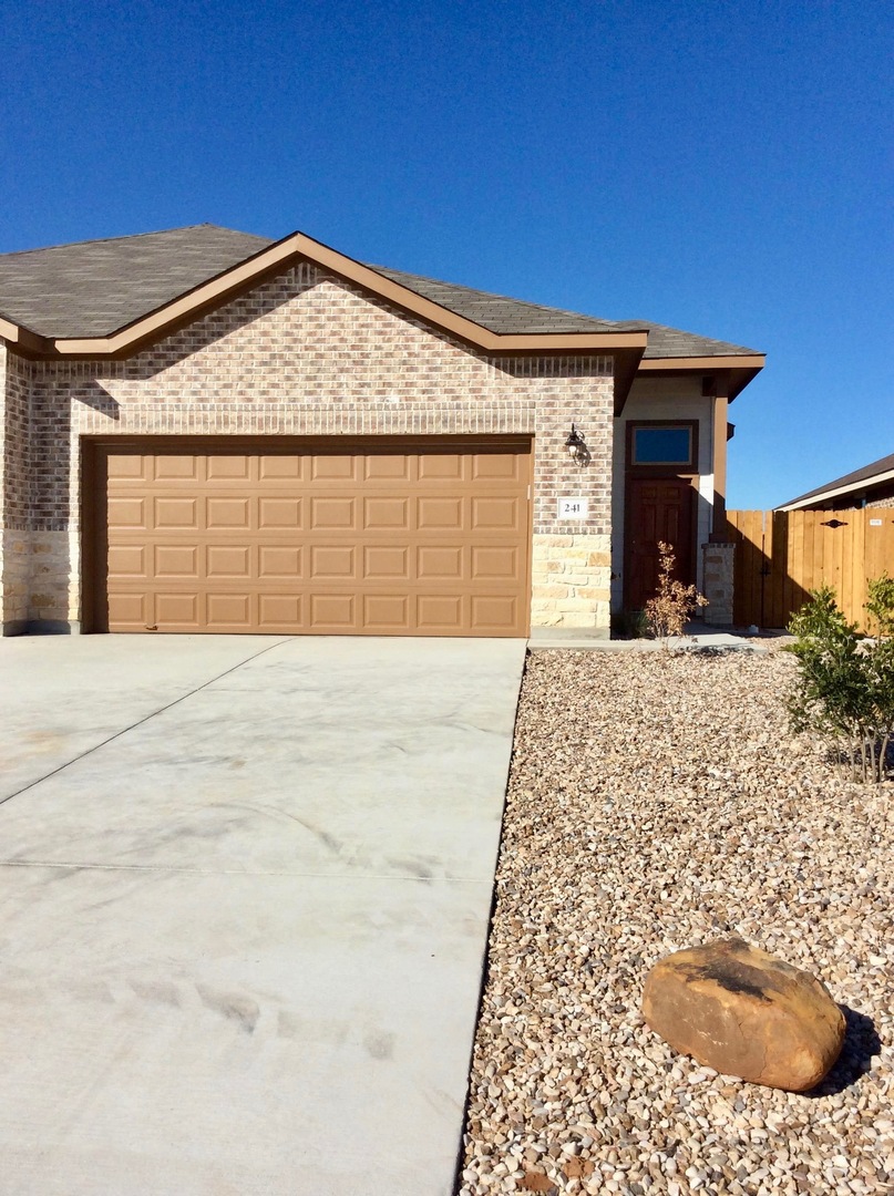 241 Hidden Springs Drive, Bastrop, TX 78602