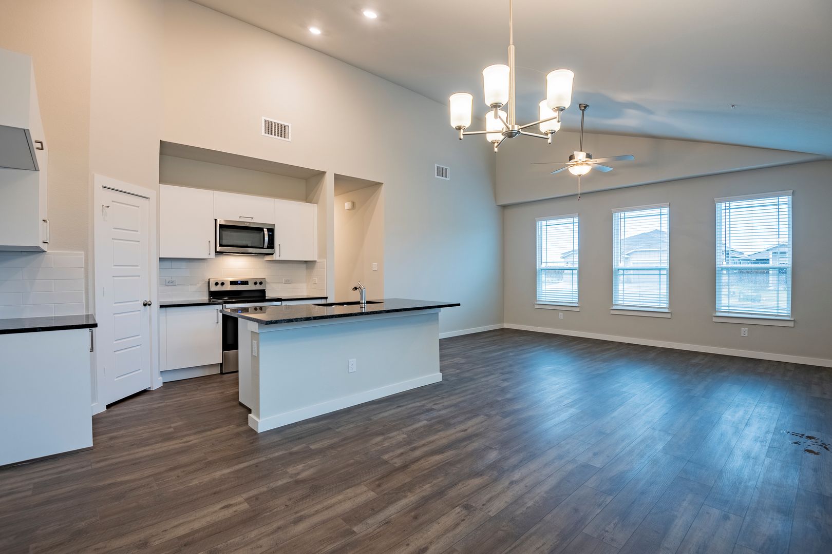 Venus Townhome: 625 Wheatfield Dr