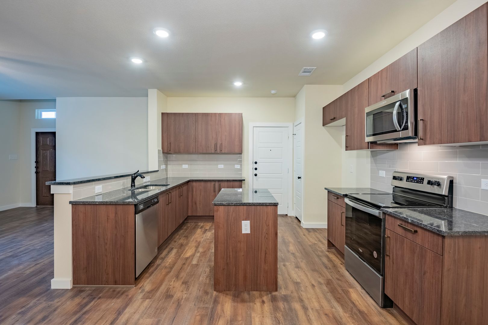 Venus Townhome: 637 Blackland dr