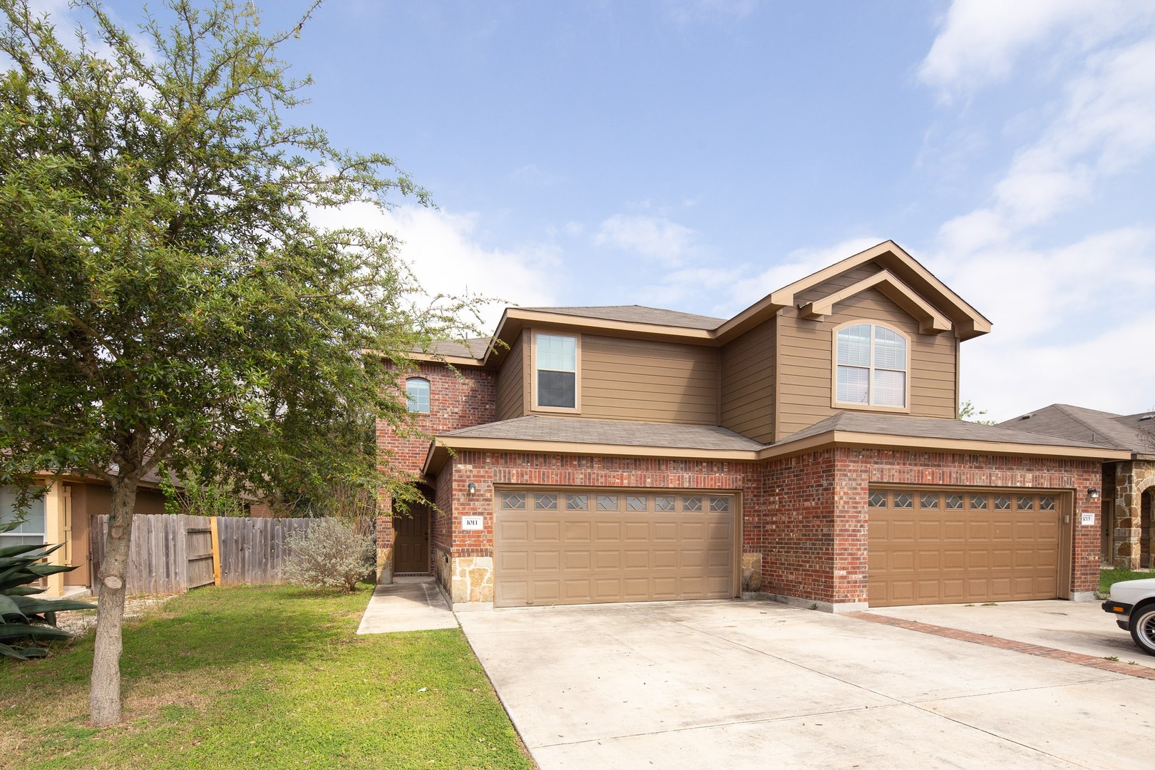 New Braunfels Townhome: 1011 Brown Rock Drive