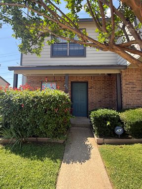 732 W. Collins – photo 1