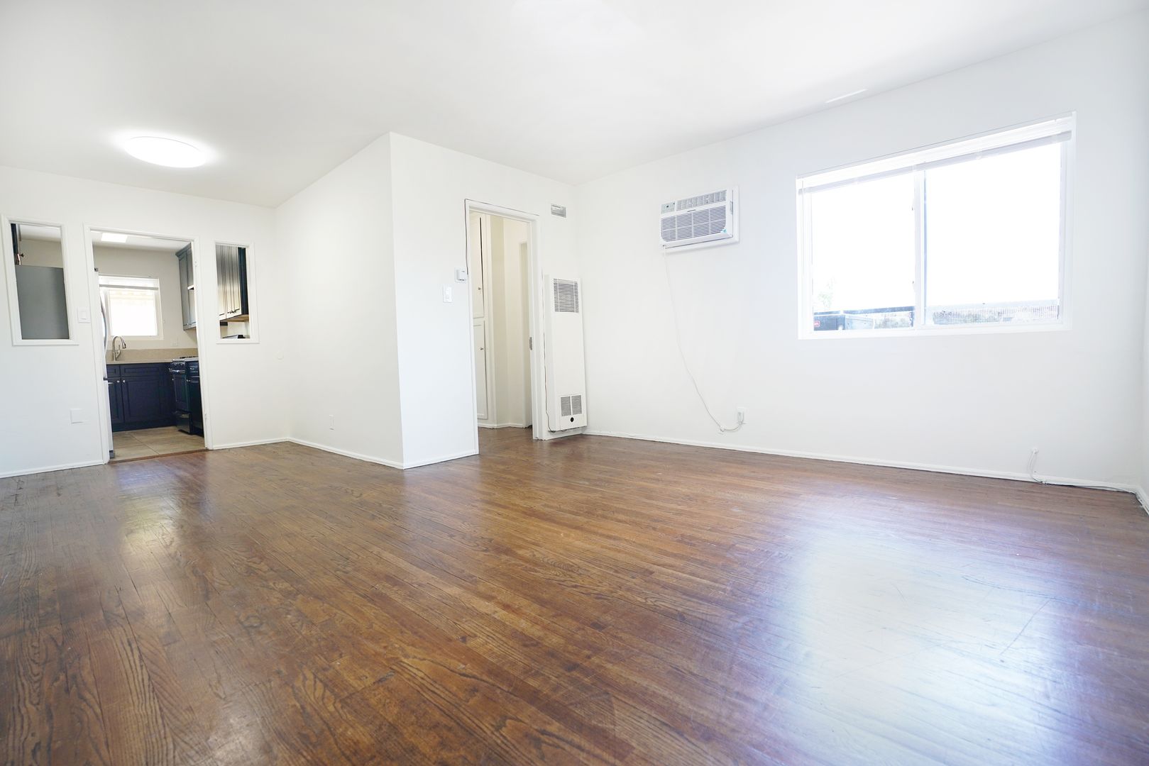 Long Beach Apartment: 3710 Atlantic Ave