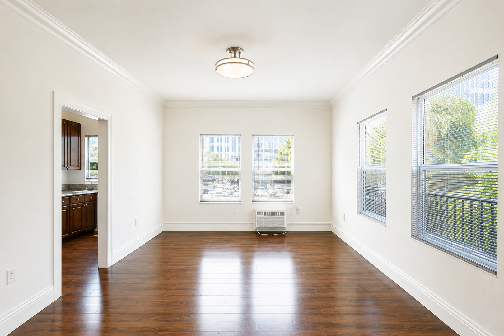 Los Angeles Apartment: 618 South New Hampshire Ave