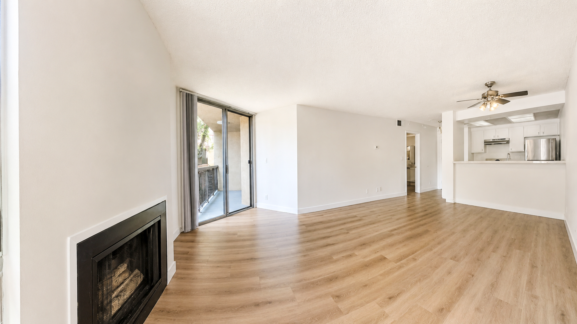 Los Angeles Apartment: 4646 Los Feliz Blvd