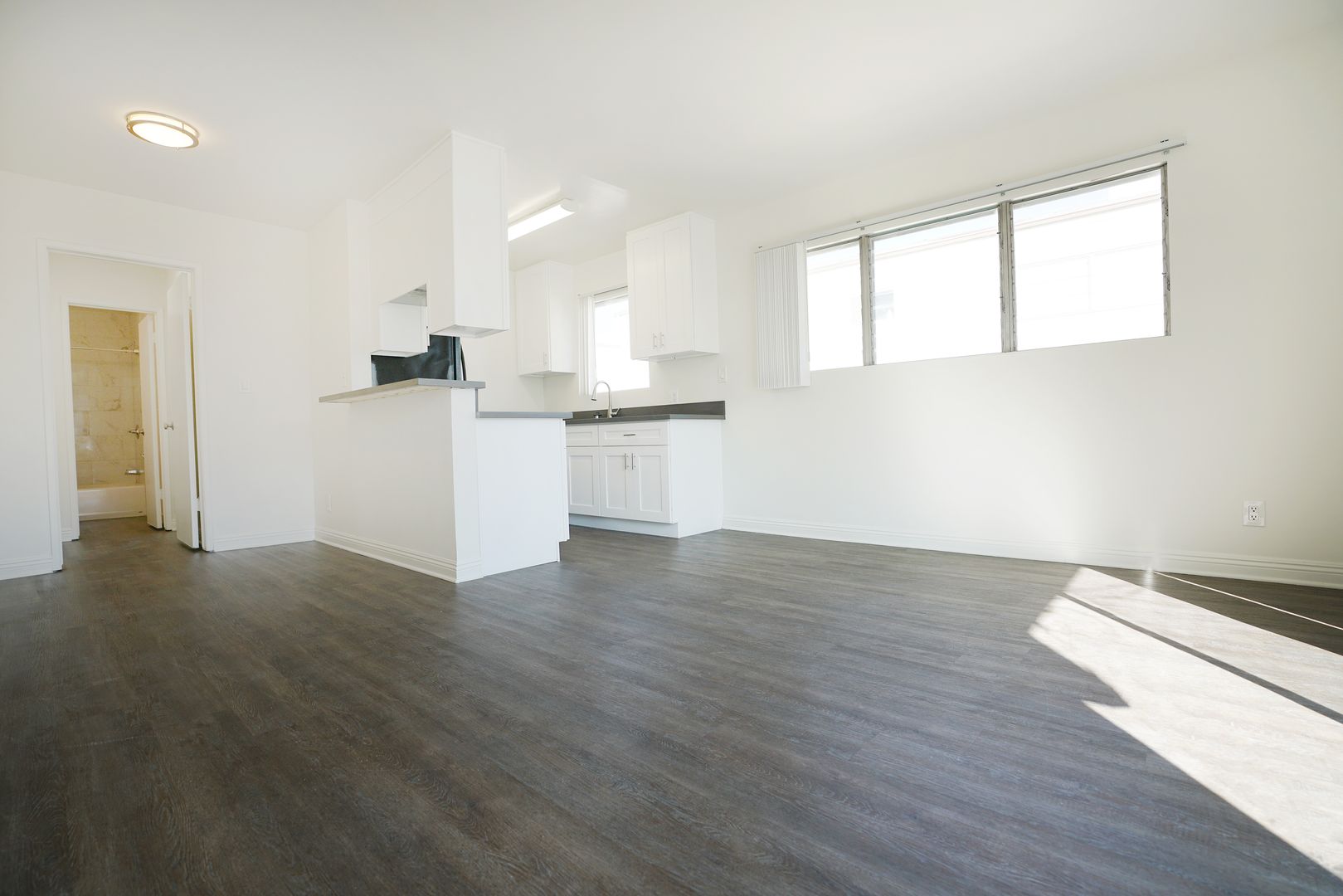 Santa Monica Apartment: 1204 California