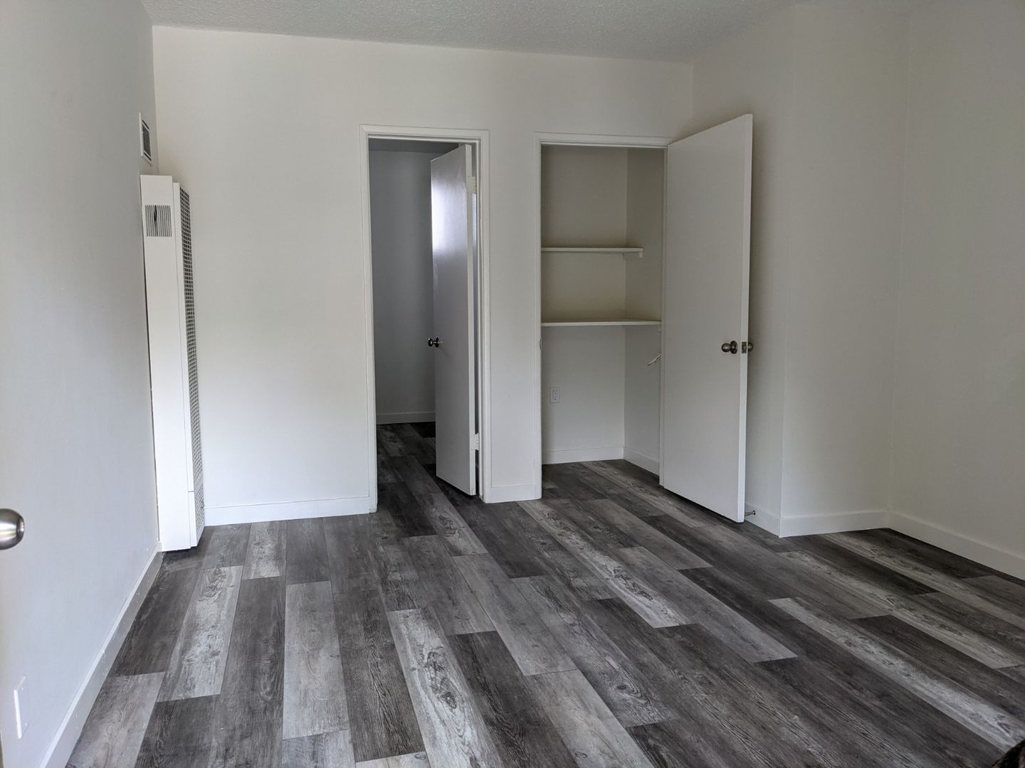 Los Angeles Apartment: 6820 Laurel Canyon Blvd