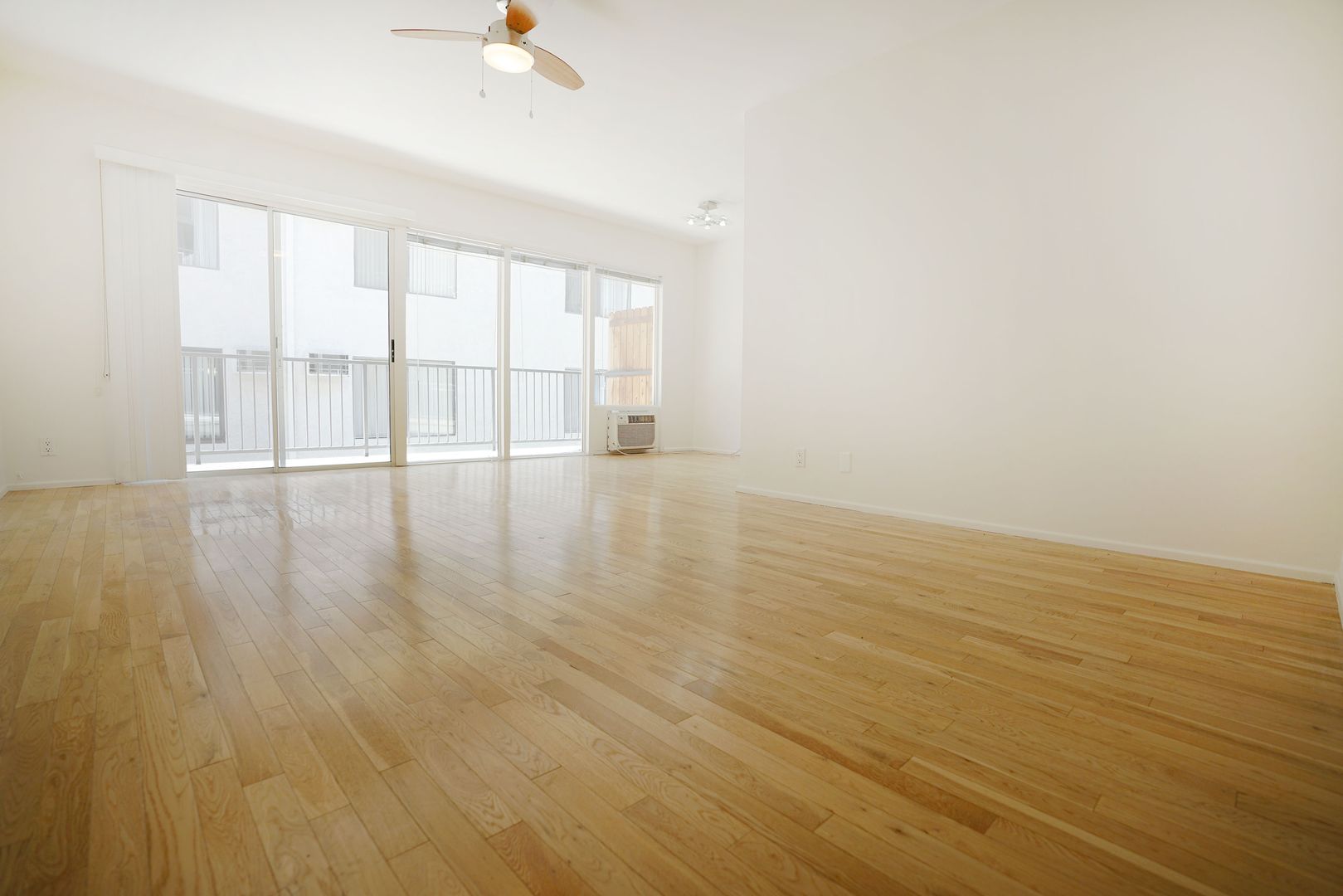 West Hollywood Apartment: 1200 N. Larrabee
