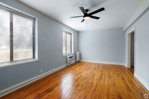 Charming - 1 Bedroom, 1 Bath – photo 1