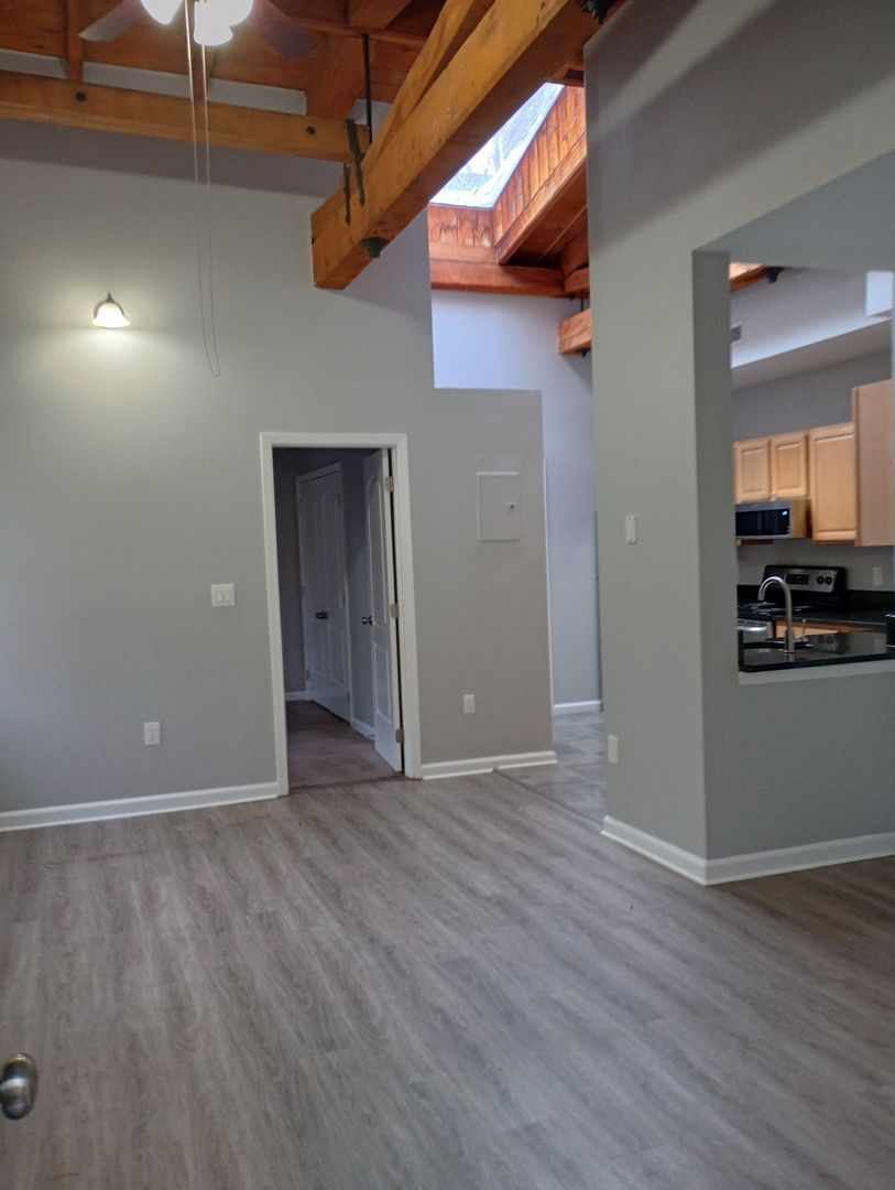 Beacon Falls Apartment: 2 North Main St