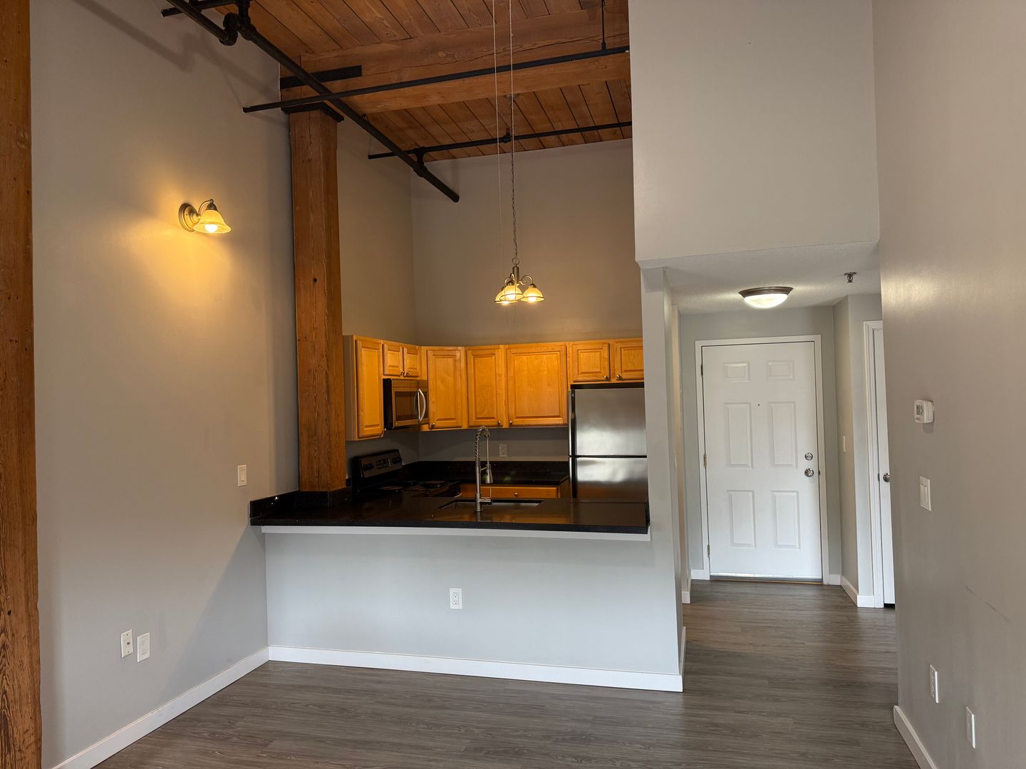 Beacon Falls Apartment: 2 North Main St