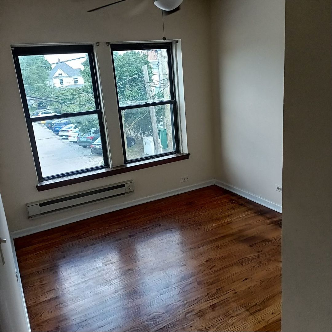 LaGrange Apartment: 7-15.5 S. LaGrange Road