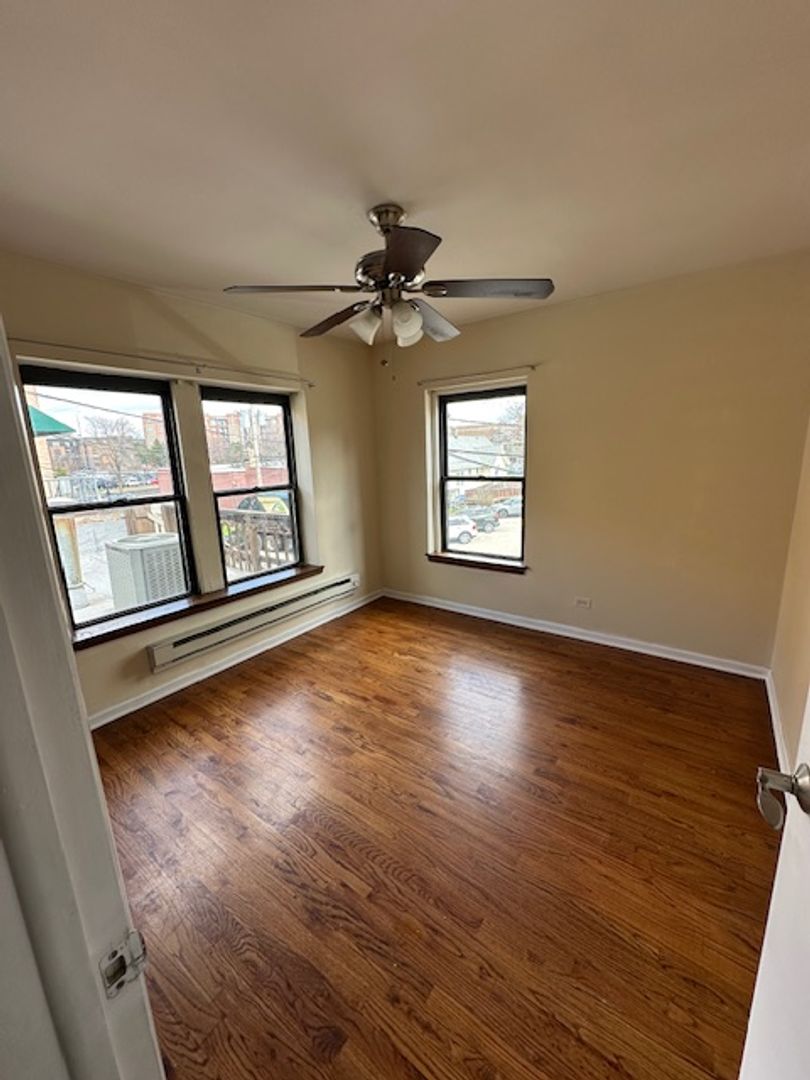 LaGrange Apartment: 7-15.5 S. LaGrange Road