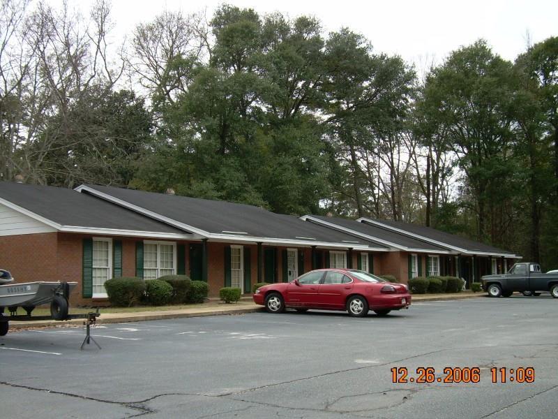 Albany House: 2024 #22 W Oglethorpe Ave.
