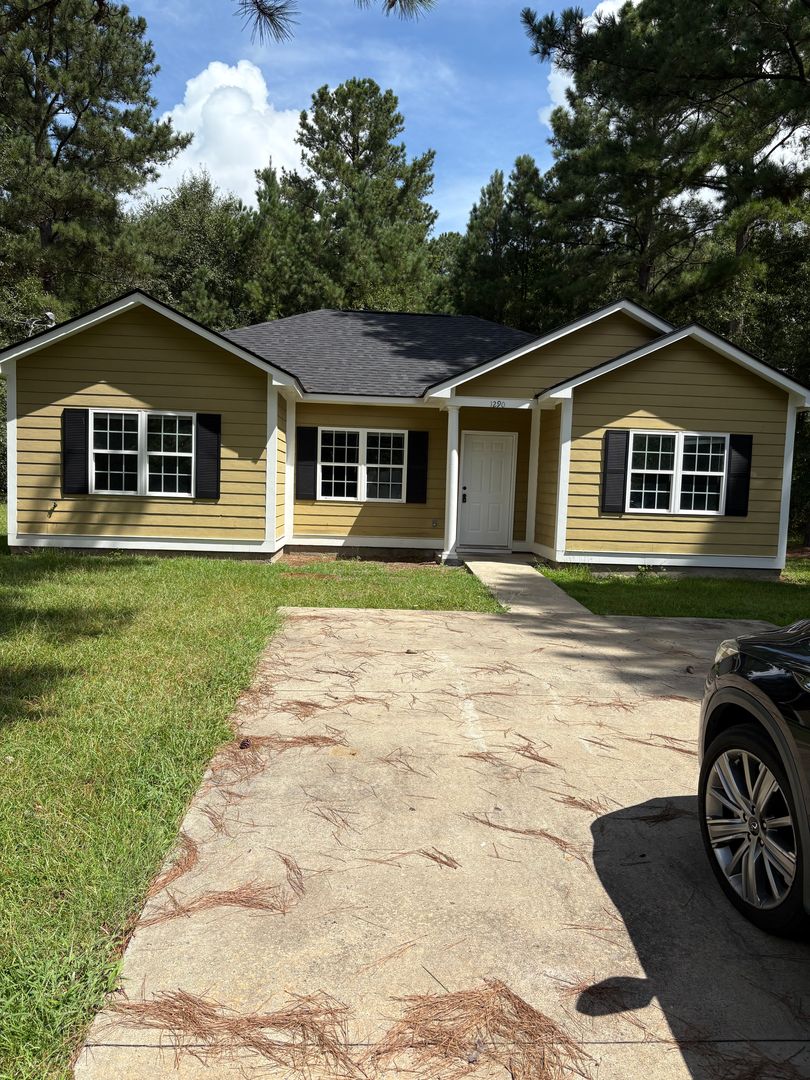 Dawson House: 1290 Georgia Avenue SE