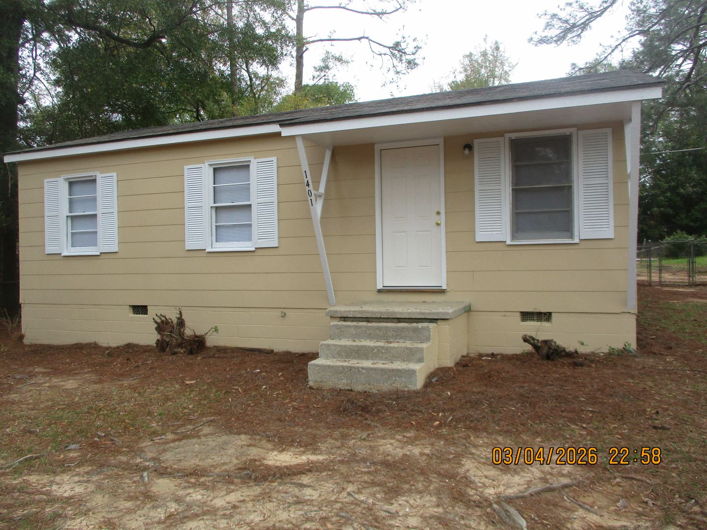 Albany House: 1401 W. Gordon Ave.