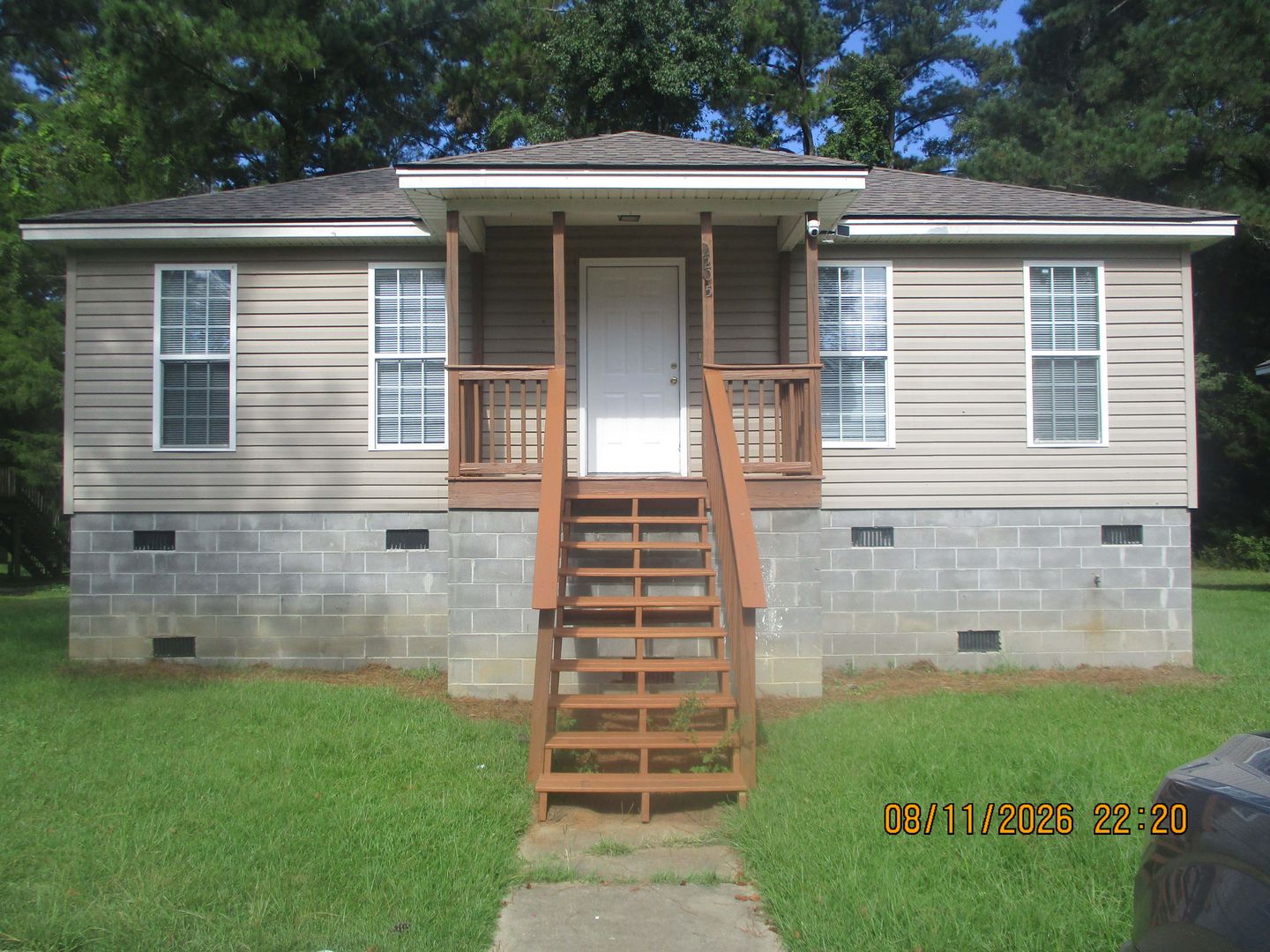 Albany House: 2205 Beachview Dr.