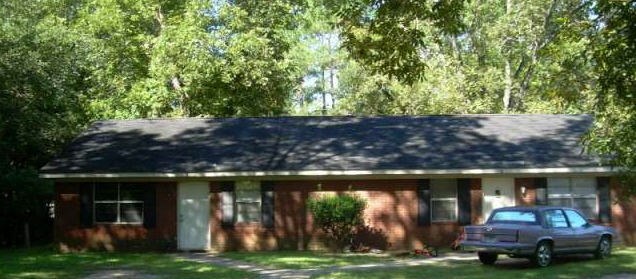 Albany House: 1127-B University St.
