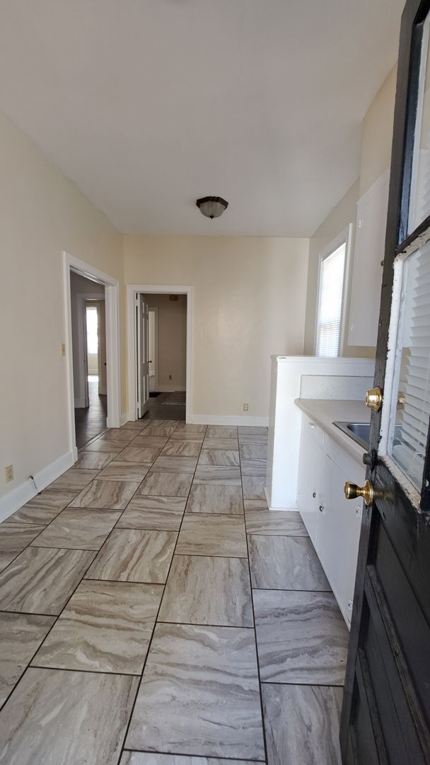 1015 McKinley St Apt. 8