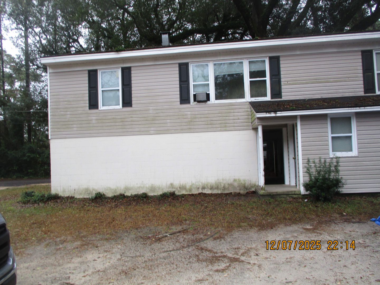 Albany House: 1415 N. Davis Street