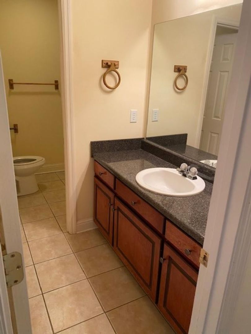 Albany House: 107 Westcott Lane