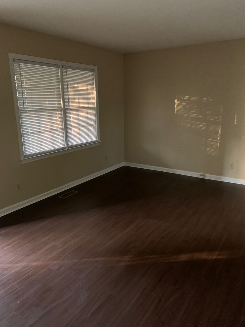 Albany House: 2426 Whispering Pines Cr