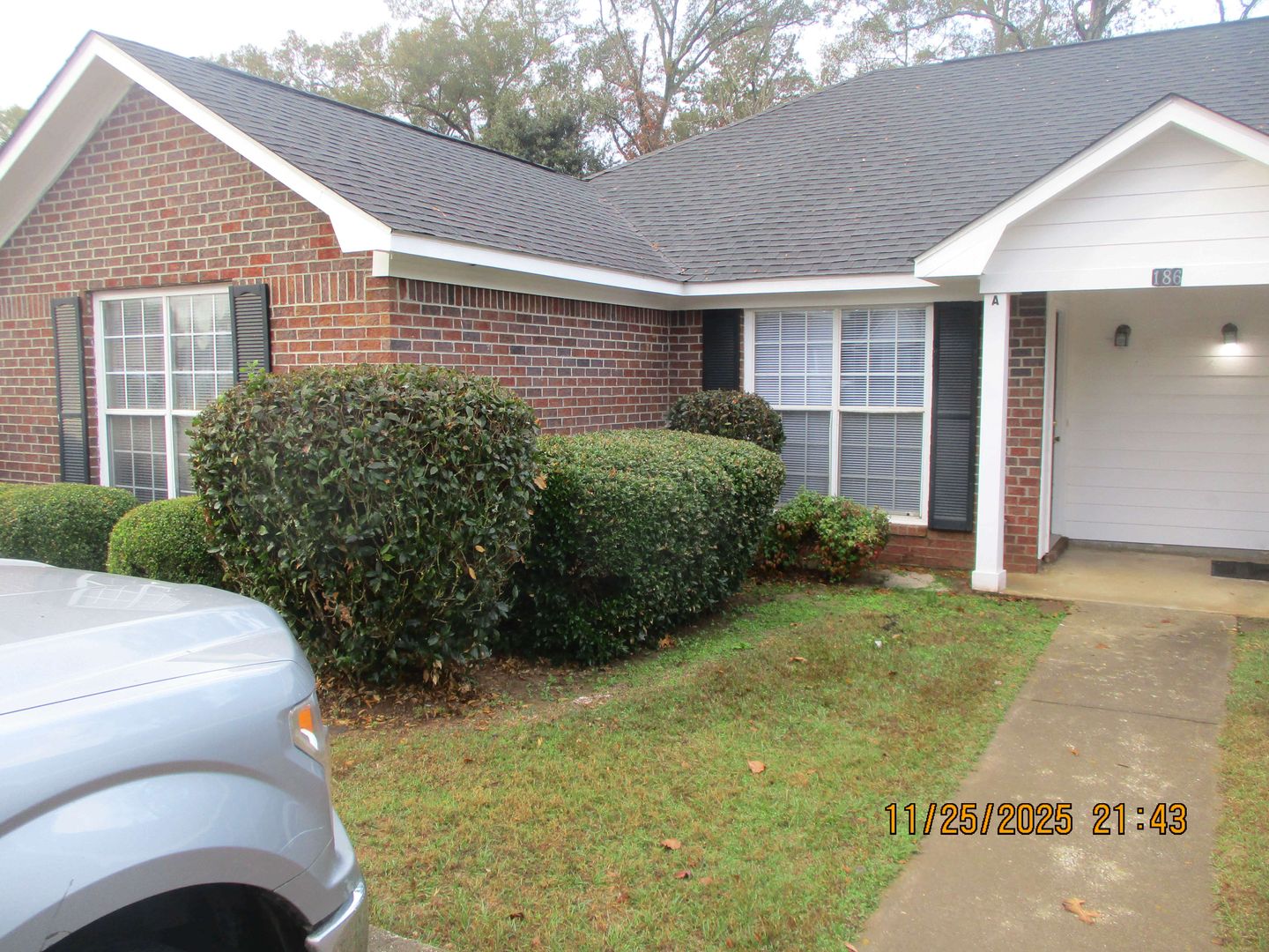 Leesburg House: 186 A Starksville Ave
