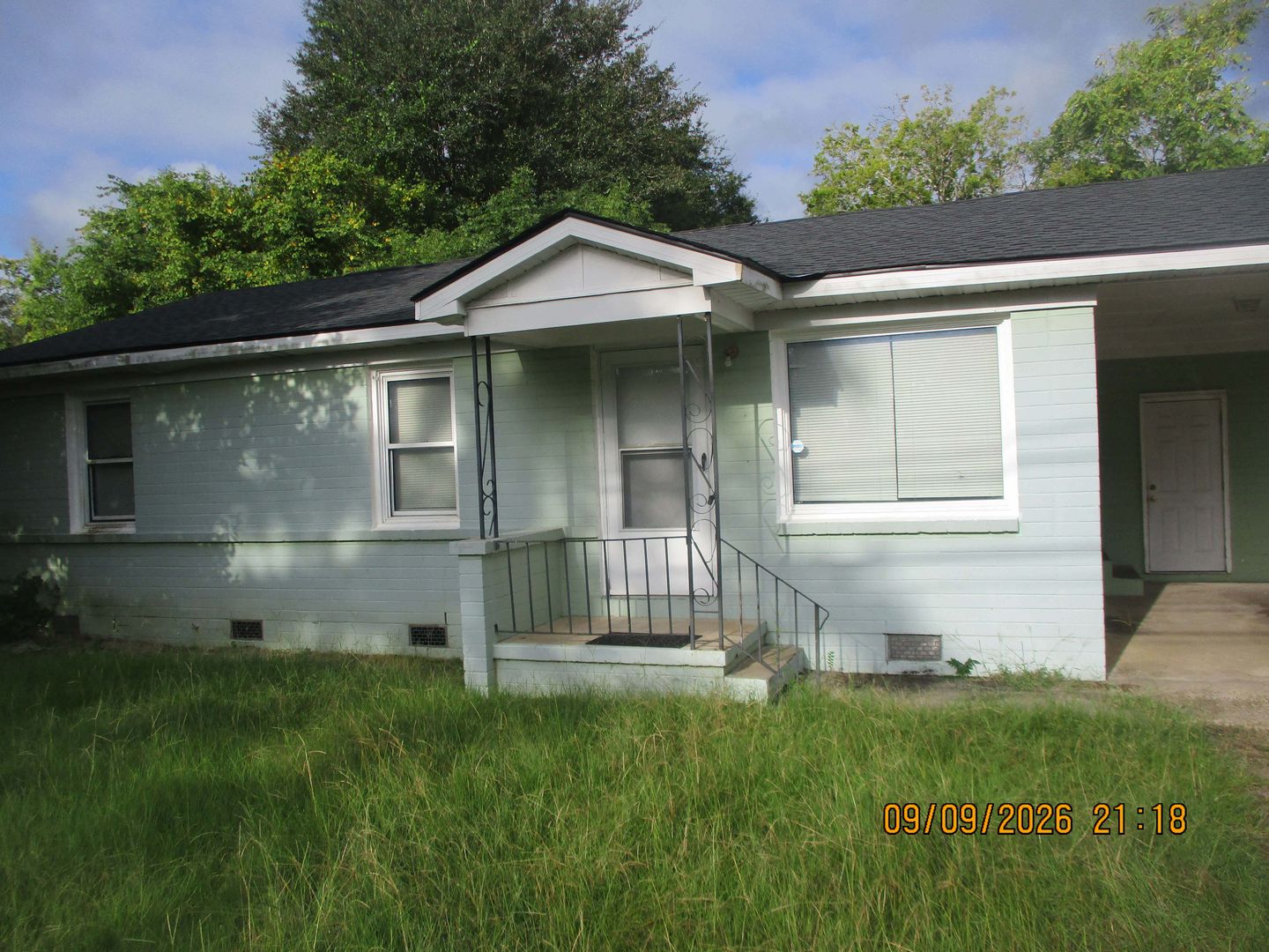 Albany House: 801 Hobson St.