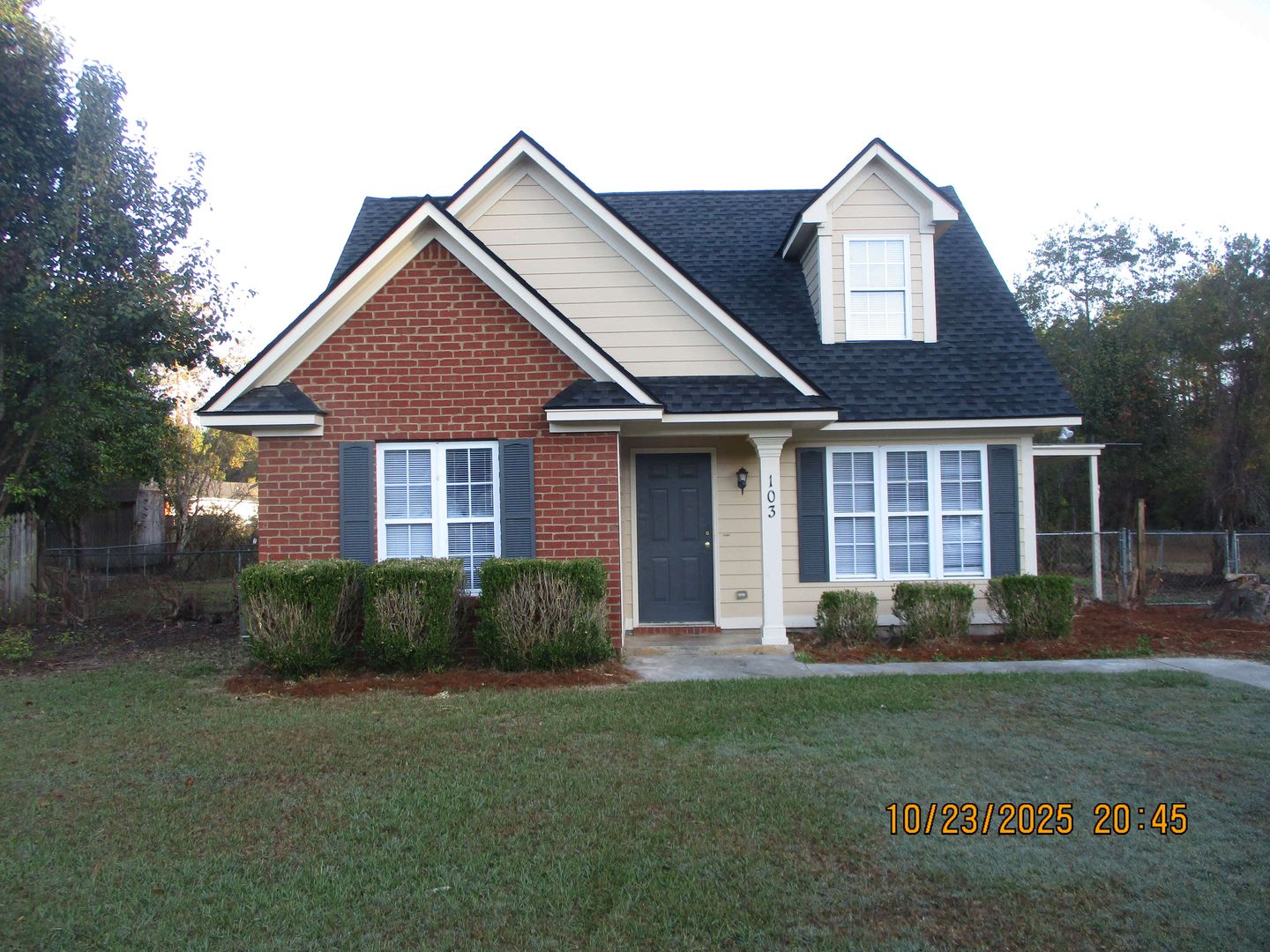 Leesburg House: 103 Ducker Ct.