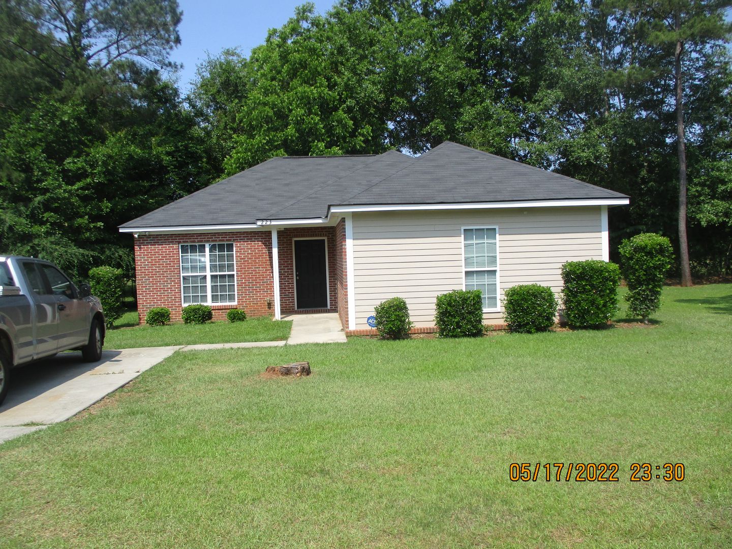 Albany House: 223 Cloud Ln.