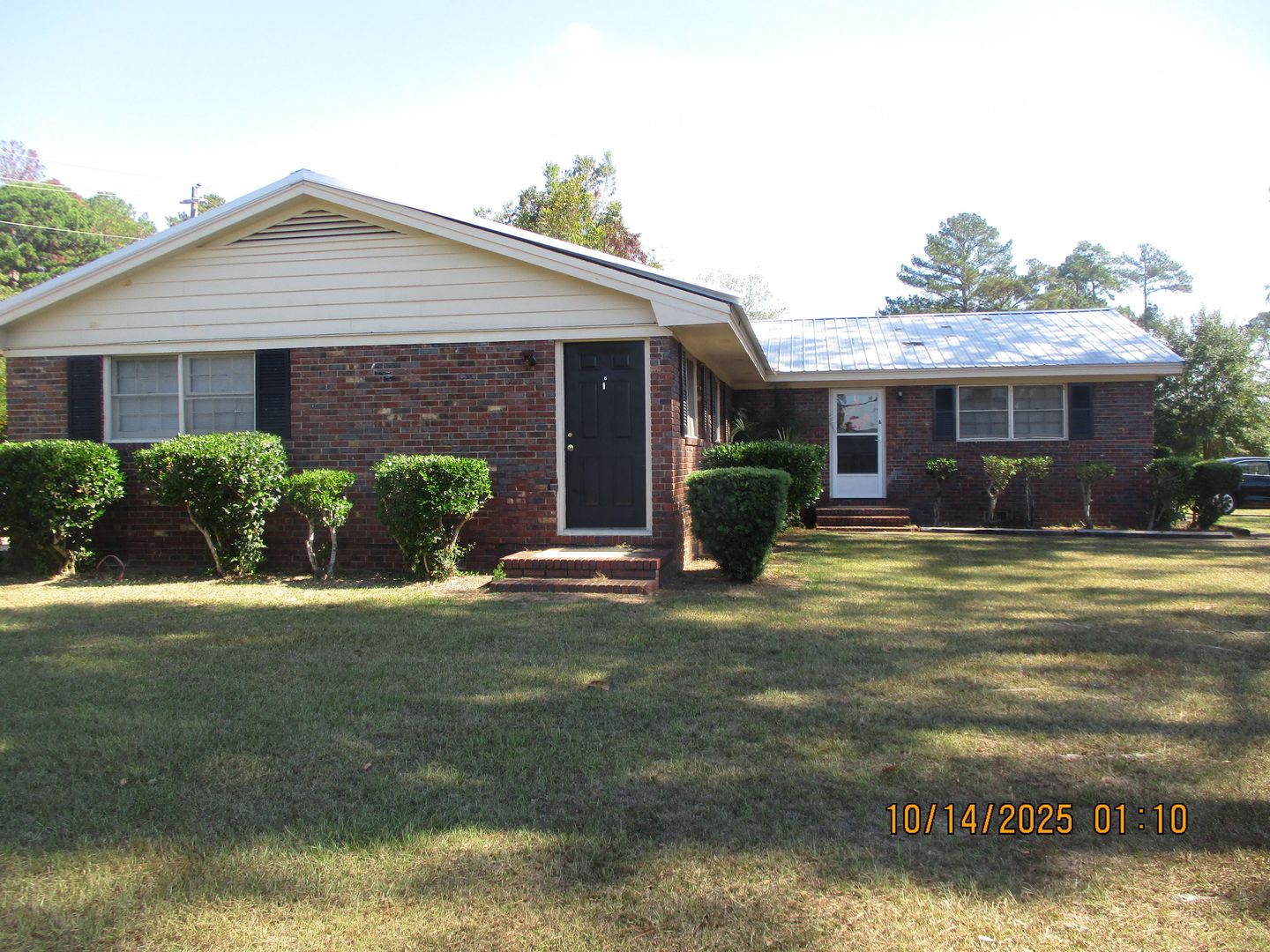 Albany House: 2213-B Robinhood Rd.