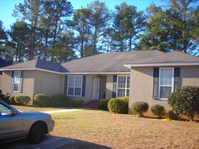 Albany House: 3200 Fernridge Drive A