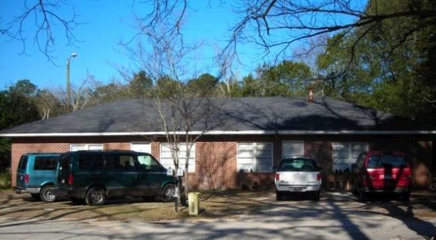 Albany House: 707-A Moultrie Rd.