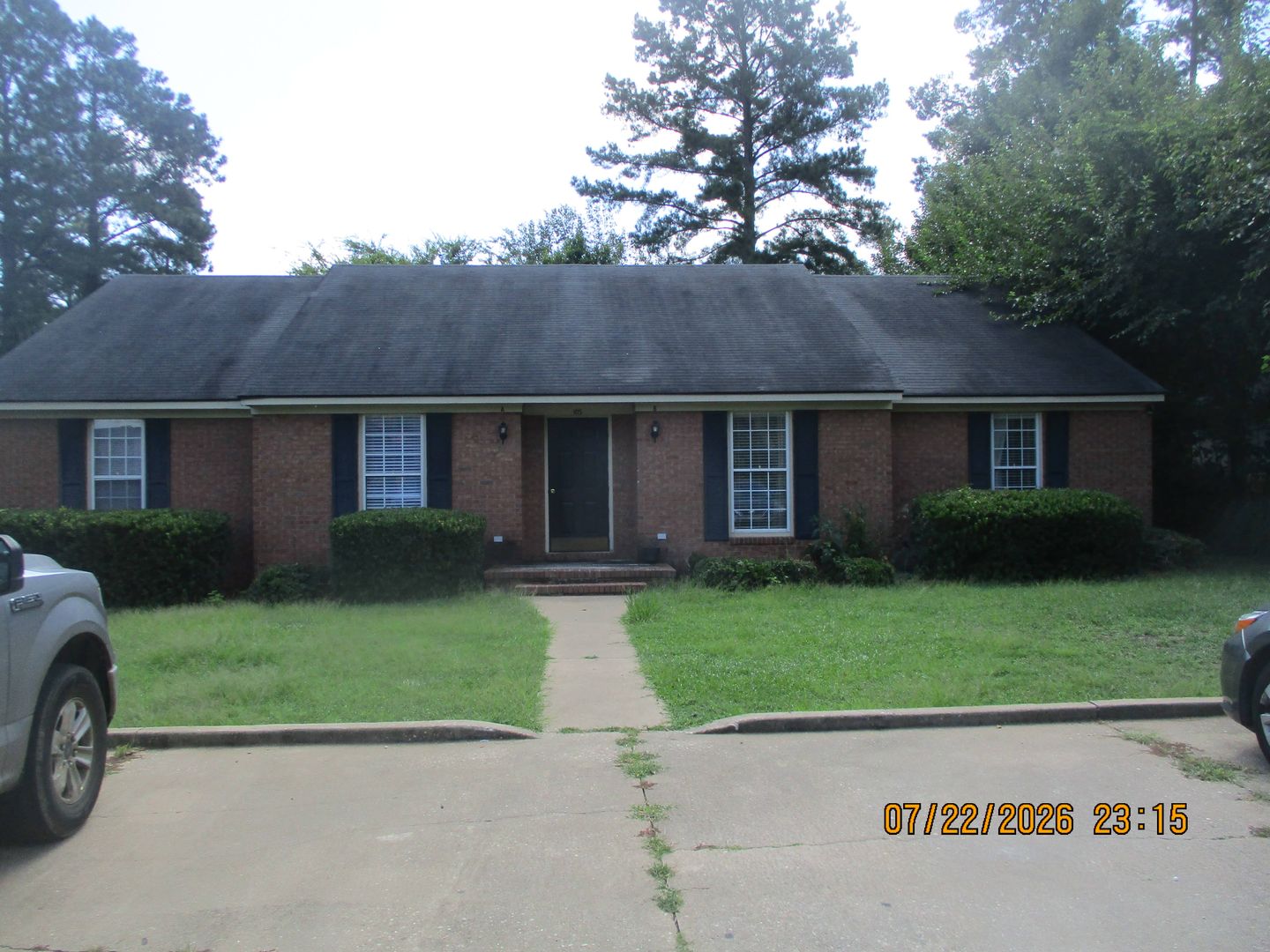 Leesburg House: 105-A Gala Ct.