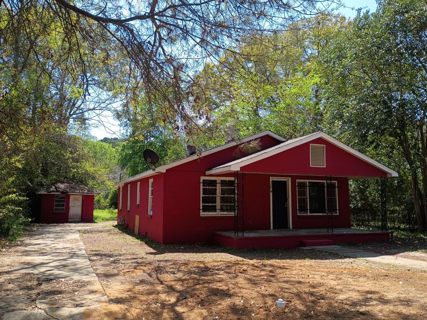 Albany House: 304 Wells Ave