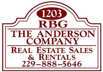 Albany House: 202 Glade Ln.