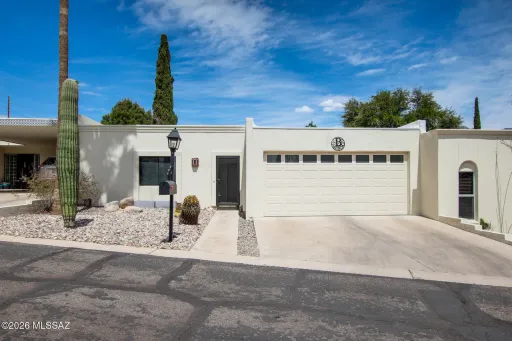 $2295 2BD/2BA Beautiful Townhouse Now Available! – photo 1