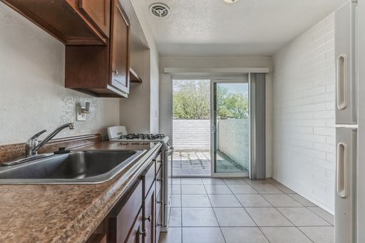 2 Bed 1 Bath Rental at 1402 E Manlove St, Unit 28, Tucson, AZ – photo 1