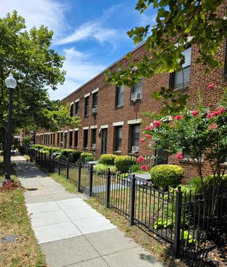 1124 16th St., NE, 3 – photo 1