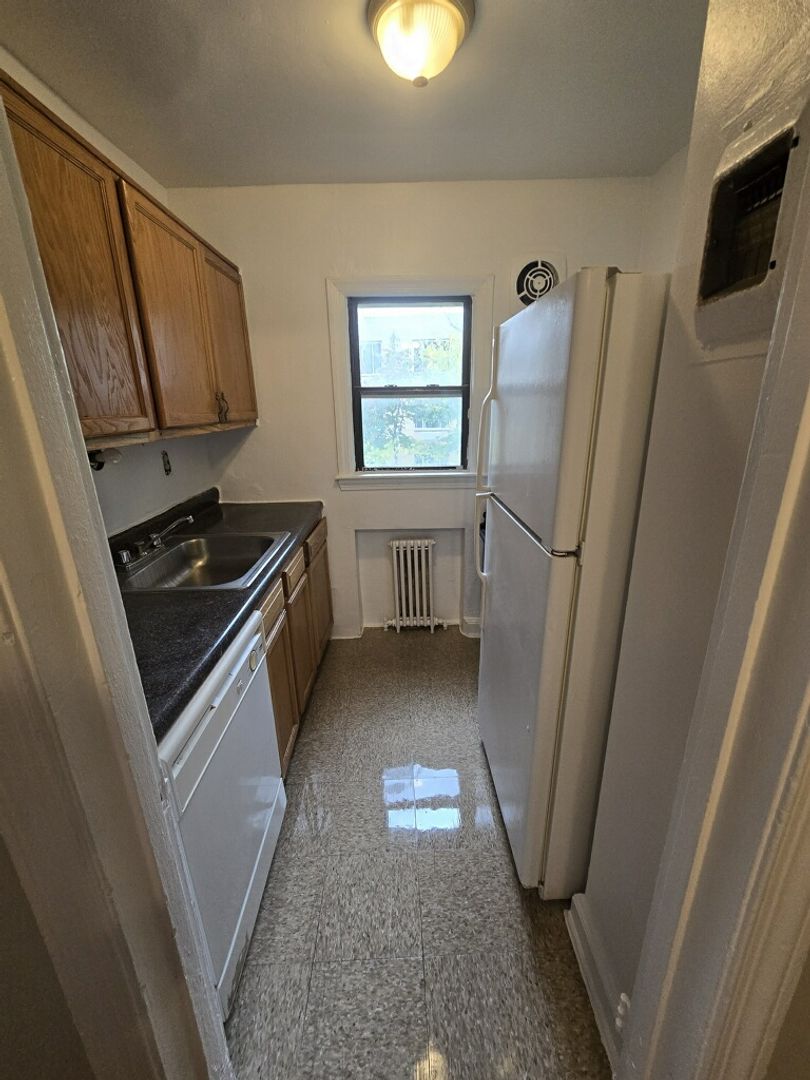 Arlington Apartment: 1230 NORTH QUINN ST.